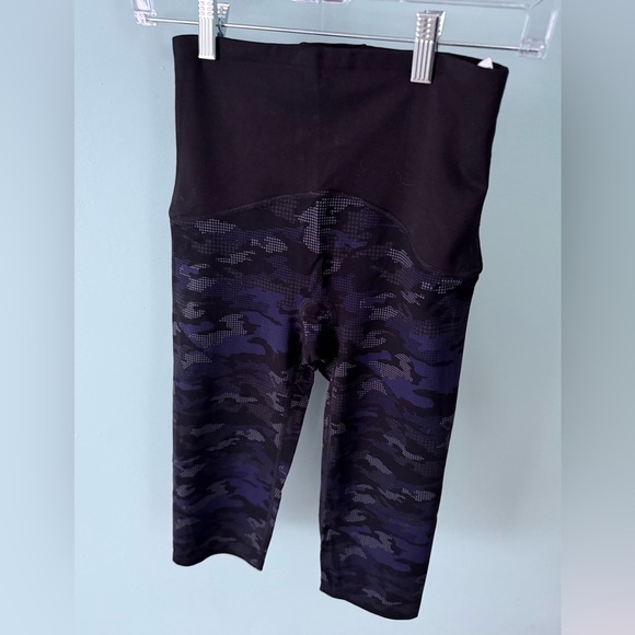 Spanx By Sara Blakely Capri Blue Camo High Waisted Legging Size M Shape Wear - Picture 1 of 4